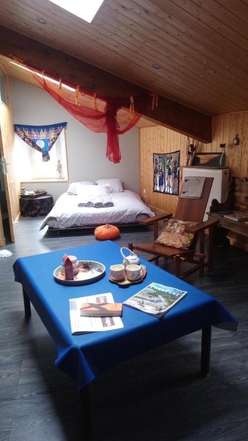 Chambre Privee Chez L'Habitant Saint-Julien-Vocance エクステリア 写真